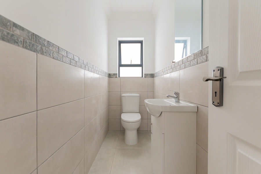 3 Bedroom Property for Sale in Brittania Beach Estate Western Cape